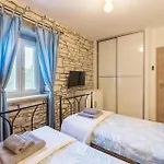 Two-bedroom With A Fireplace In Feriehus Barban