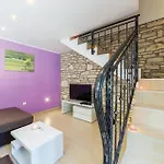 Feriehus Two-bedroom With A Fireplace In