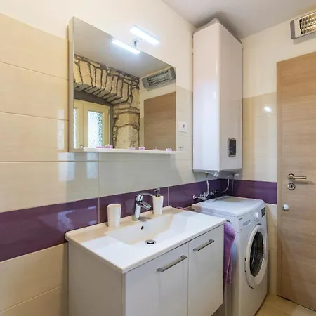 2 Bedroom Beautiful In Barban