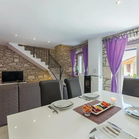 2 Bedroom Beautiful In