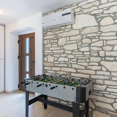 Vakantiehuis 2 Bedroom Beautiful In *