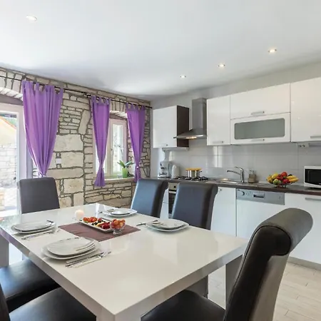 2 Bedroom Beautiful In * Barban