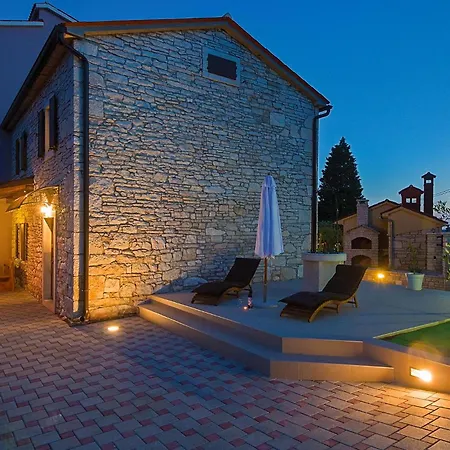 Holiday home 2 Bedroom Beautiful In Barban