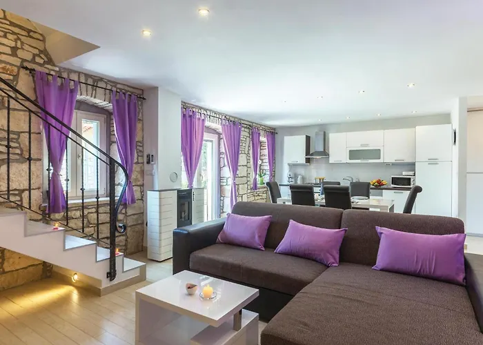 Semesterbostad Two-bedroom With A Fireplace In *