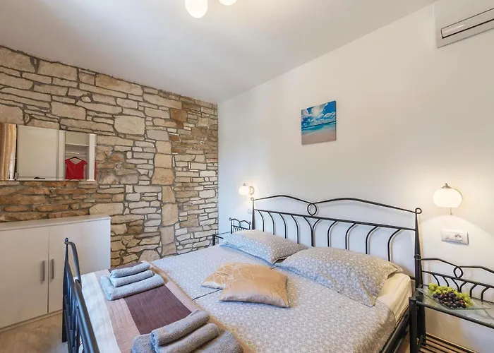 Semesterbostad Two-bedroom With A Fireplace In Barban