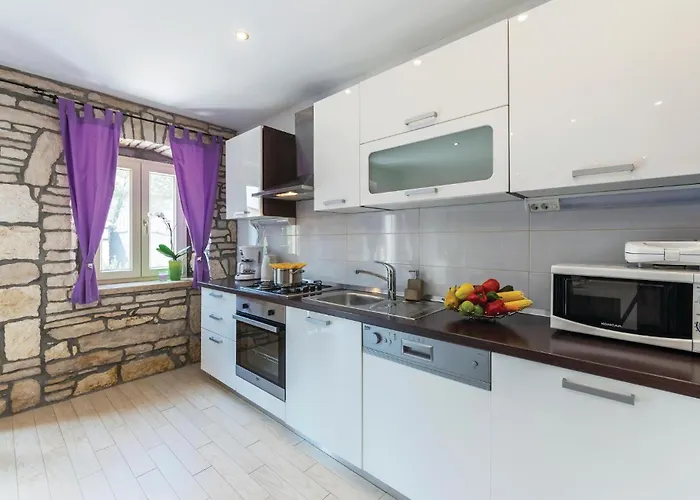 Two-bedroom With A Fireplace In Semesterbostad Barban