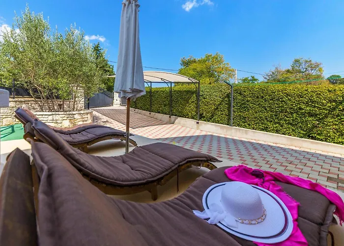 Semesterbostad Two-bedroom With A Fireplace In *