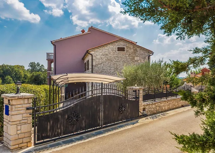 Two-bedroom With A Fireplace In Semesterbostad